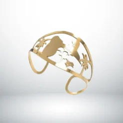Accueil 22 Bague Guadeloupe en acier 316 doré avec motif carte de l’île, bijou antillais réglable inspiré des Caraïbes, idéal comme souvenir de Guadeloupe ou cadeau créole symbolique.