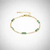 Bracelet Diamant CZ doré plaqué or avec zirconium cubique, rectangle vert brillant, bijou femme souple et lumineux porté au poignet.