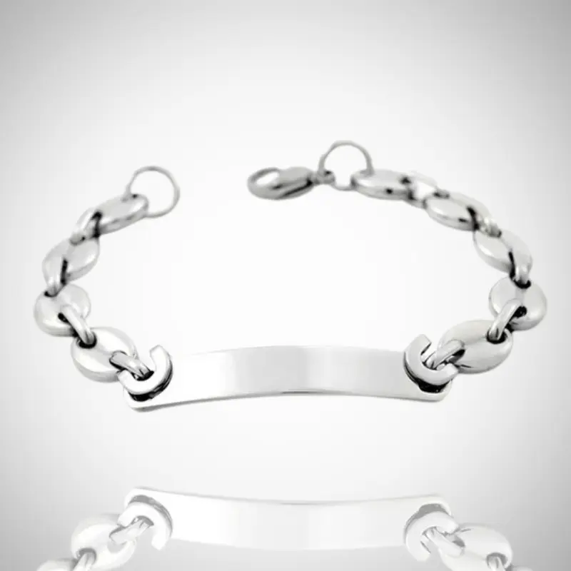 Bracelet Gourmette Homme 7 Bracelet ID homme en acier inoxydable argenté à maille grain de café, maillons ovales bombés polis réfléchissants reliés par anneaux ronds, grande plaque centrale lisse gravable, fermoir mousqueton avec anneau d'extension — bijou élégant mixte, idéal cadeau personnalisé.
