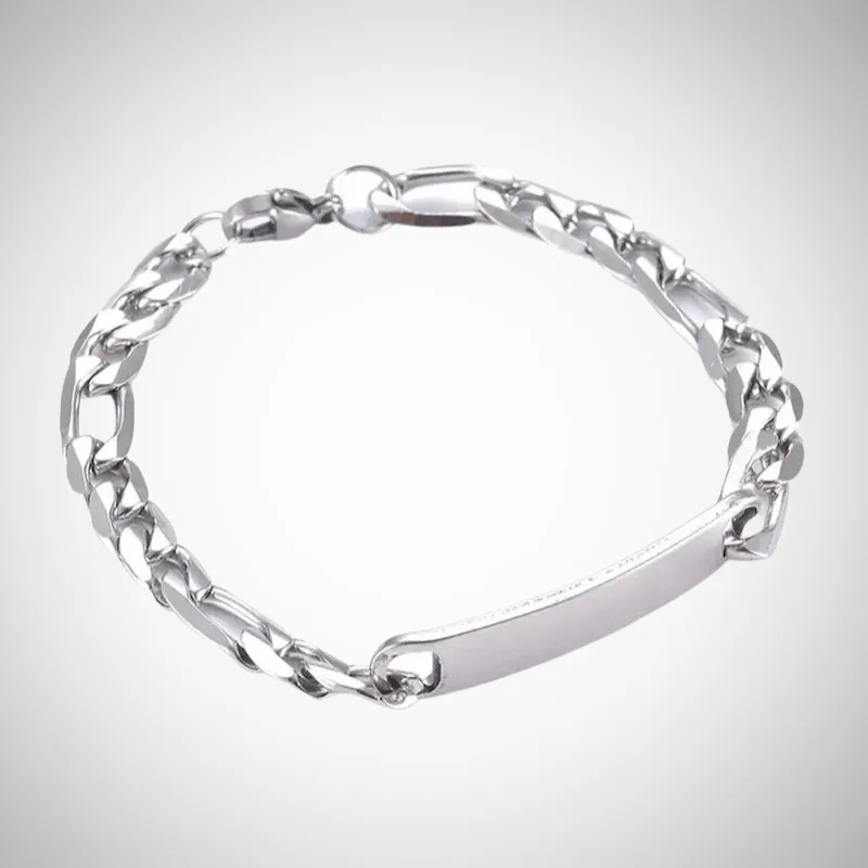 Bracelet Gourmette Homme 1 Bracelet gourmette homme en acier inoxydable personnalisable, bijou masculin moderne et résistant.