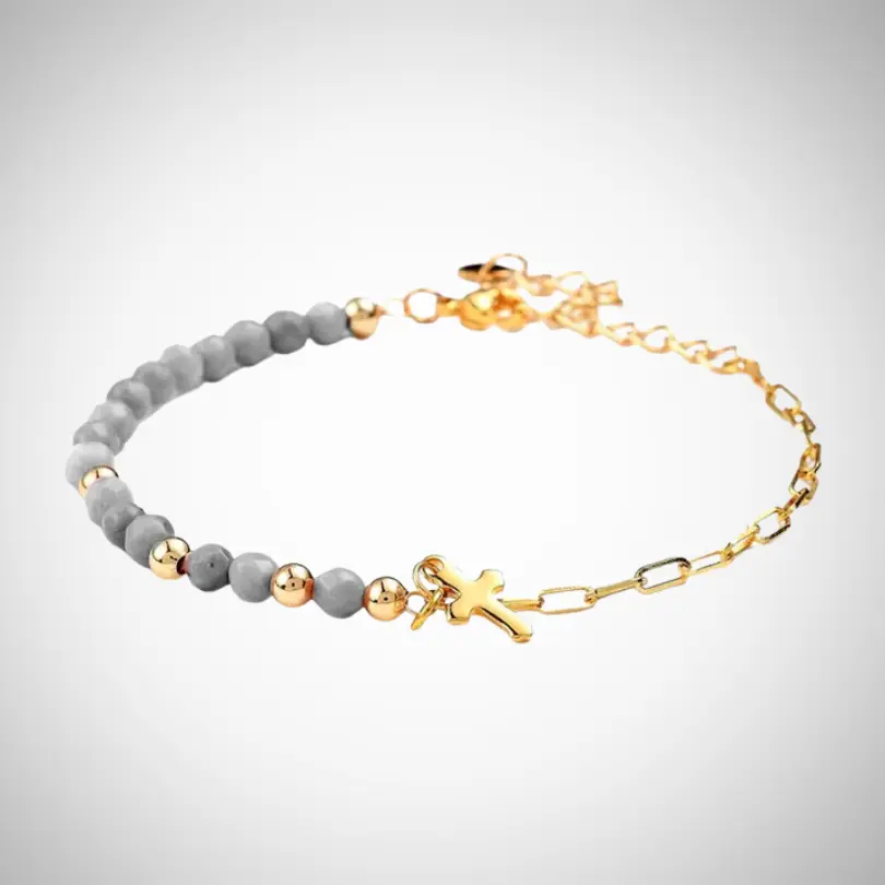 Bracelet Chrétien 3 Bracelet Chrétien femme perles naturelles labradorite avec breloque croix chrétienne dorée — bijou religieux ajustable 18+5 cm