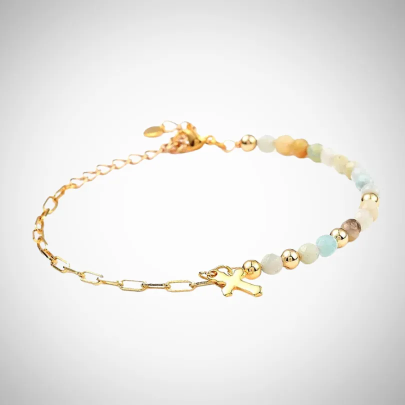 Bracelet Chrétien 1 Bracelet Chrétien femme perles naturelles amazonite bleu-vert et chaîne dorée, avec breloque croix chrétienne dorée — bijou religieux ajustable 19+5 cm