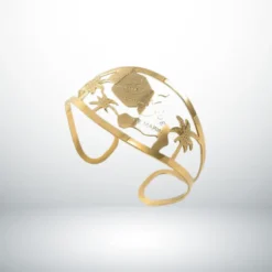 Bague Martinique en acier doré inoxydable, avec carte de l'île ciselée, palmiers et villes gravées — bijou identitaire antillais 972