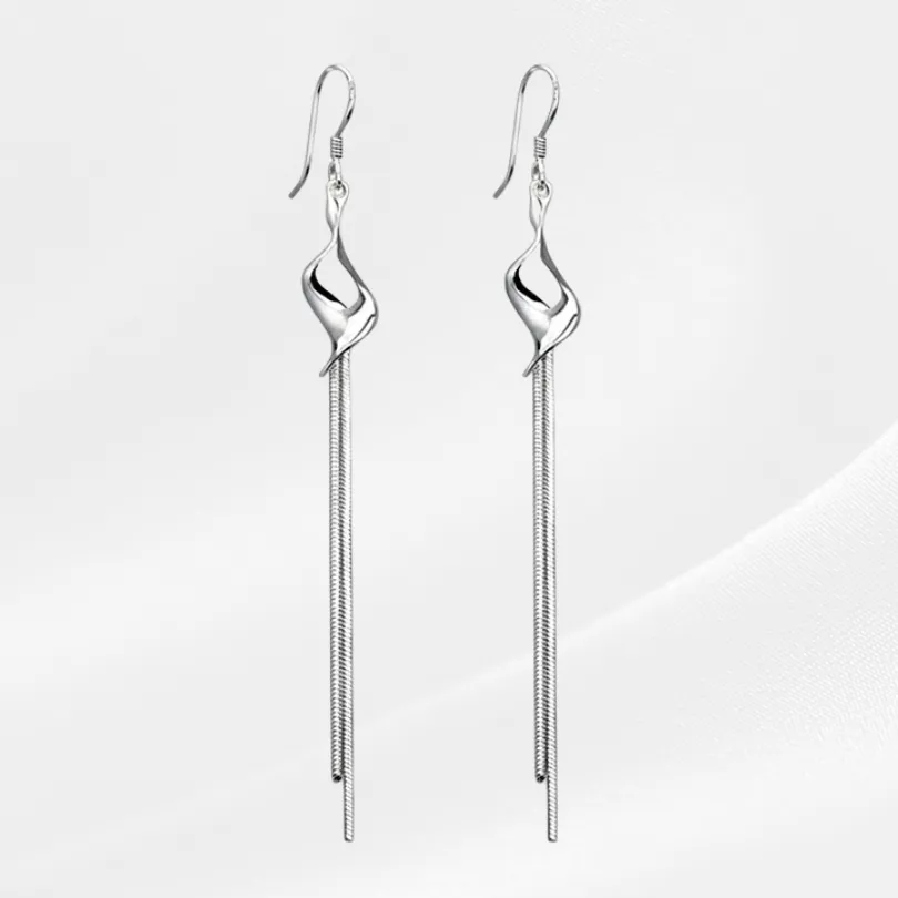 Boucle d'oreille Femme Argent Pendante 1 Boucle d'oreille Femme Argent Pendante avec motif torsadé et chaîne serpent fine — Benicia
