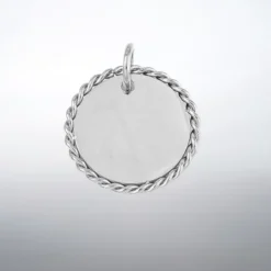 Gravure Pendentif 6 Gravure Pendentif breloque rond argenté avec contour torsadé et anneau de suspension