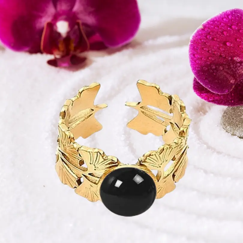 Bagues avec Pierres Naturelles 4 Bague femme dorée en acier inoxydable avec cabochon d'agate noire brillante, anneau ajustable à motif feuilles de ginkgo biloba, bijou pierre naturelle noire