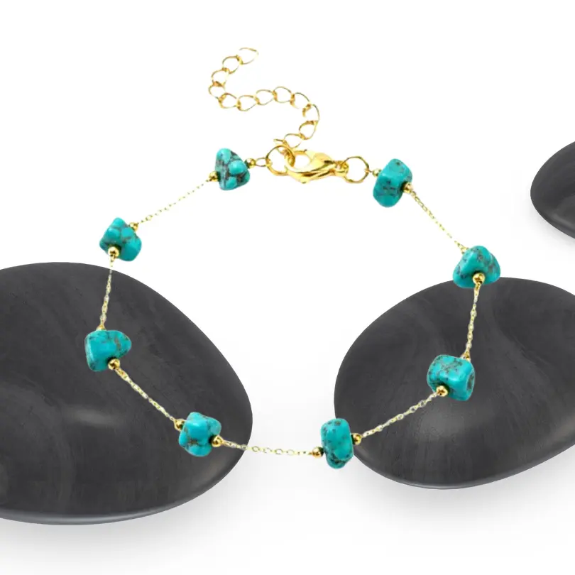 Bracelet Turquoise 1 Bracelet Turquoise fin en chaîne dorée avec pierres naturelles brutes, modèle unisexe ajustable avec fermoir mousqueton doré — bijou acier inoxydable
