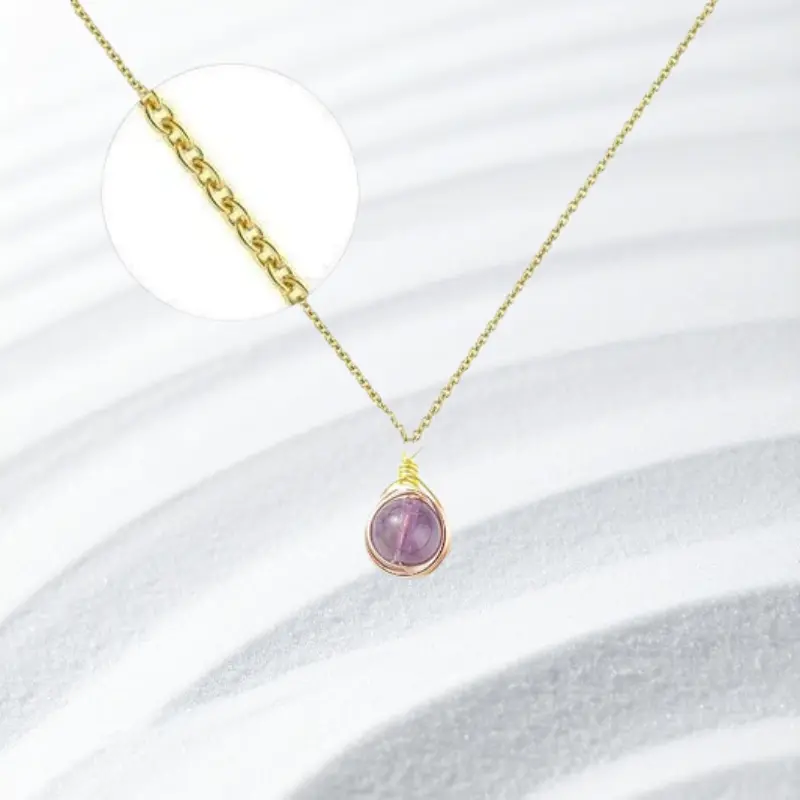 Collier Pierre Naturelle 1 Collier pierre naturelle plaqué or avec pendentif en améthyste violette enroulée de fil doré, chaîne fine dorée 45 cm — bijou femme