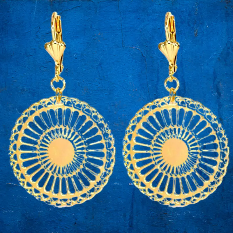 Boucles d'oreilles Soleil 2 Boucles d'oreilles rosace soleil dorées ajourées, dormeuses grand pendant filigrane