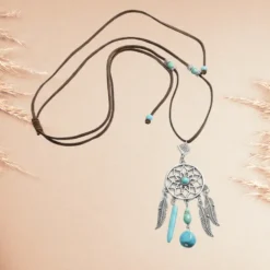 Accueil 7 Collier Attrape Rêve bohème argenté avec pendentif turquoise, plumes décoratives et cordon noir réglable